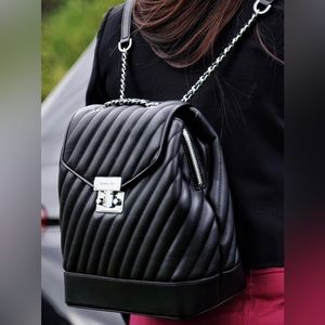 Michael Kors NWT Michael Kors Rose Md Chain Backpack Quilted Leather Black